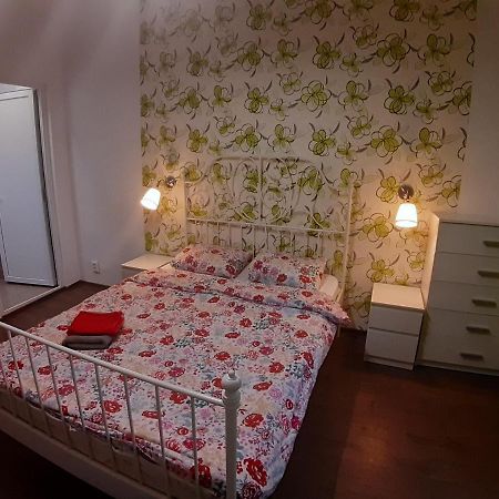 Romantic Calm Apartments Piata Universitate Бухарест Экстерьер фото